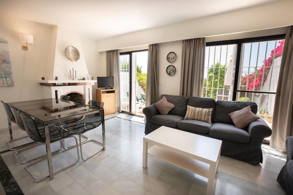 townhouse in Alhambra