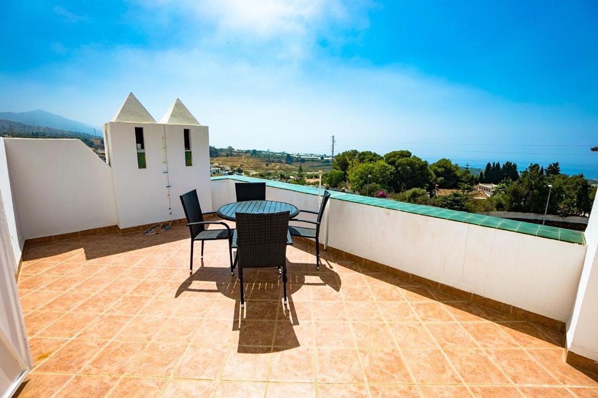 townhouse in Alhambra