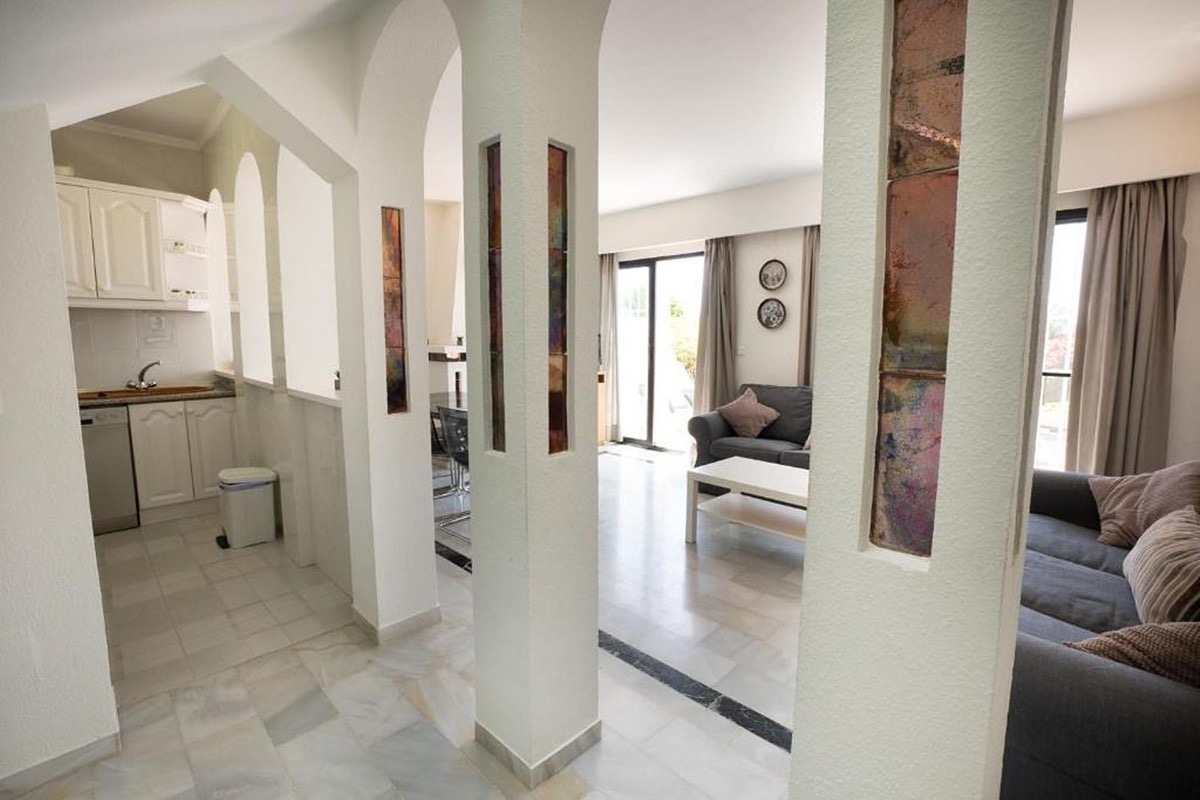 townhouse in Alhambra