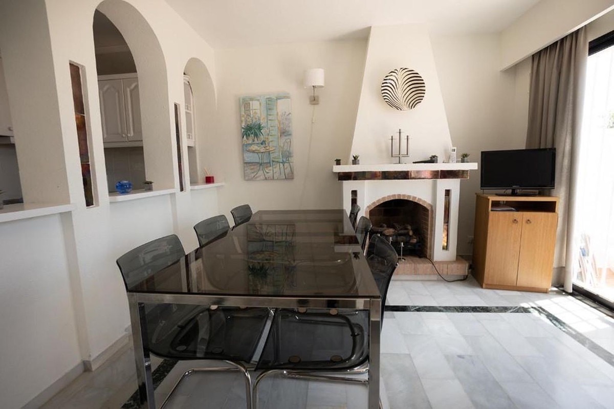 townhouse in Alhambra