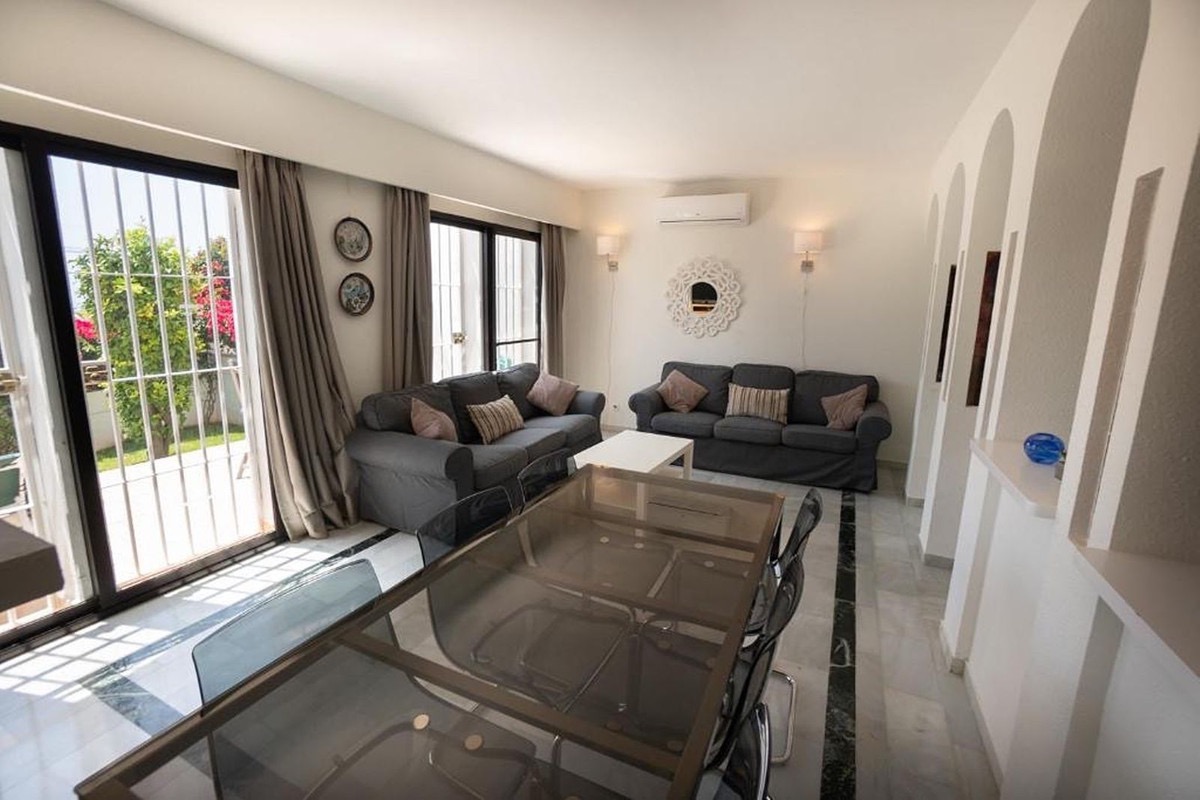 townhouse in Alhambra