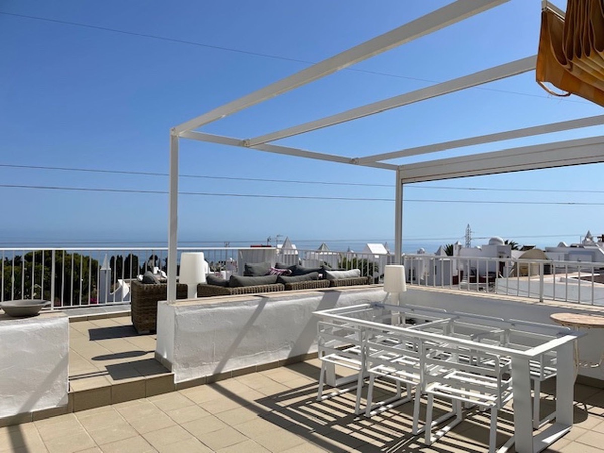 spacious villa in Alhambra