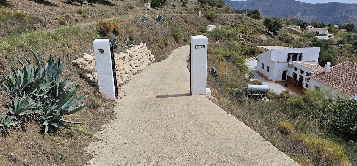 Exclusive villa in the country side of Canillas de Aceituno