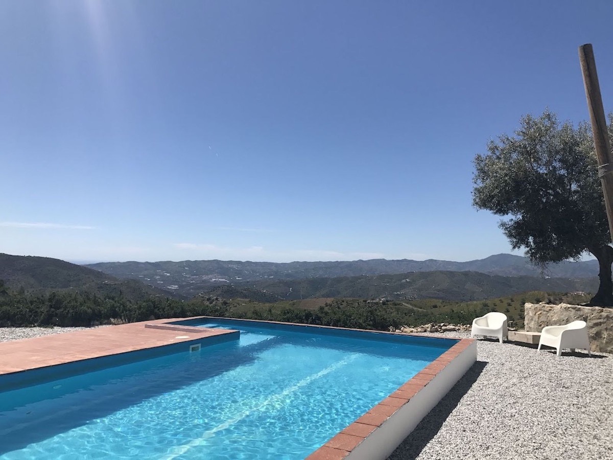 Exclusive villa in the country side of Canillas de Aceituno