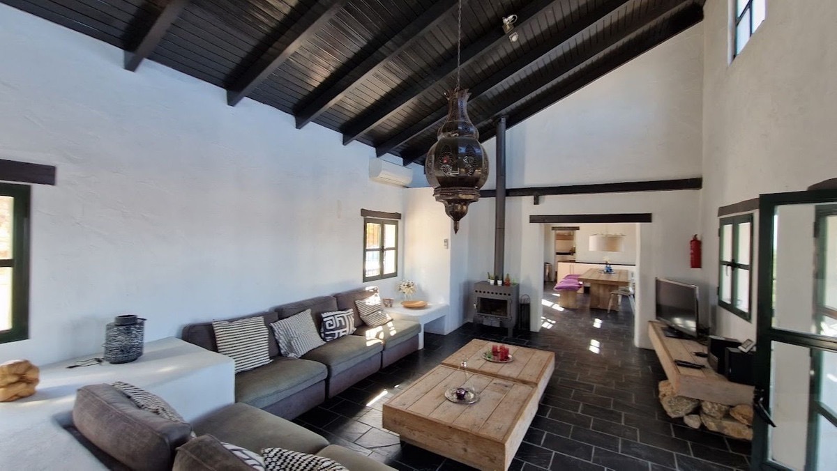 Exclusive villa in the country side of Canillas de Aceituno