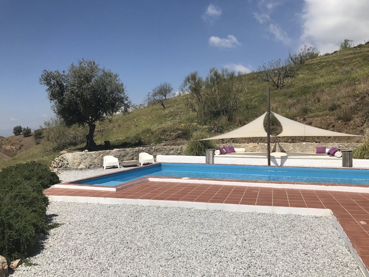 Exclusive villa in the country side of Canillas de Aceituno