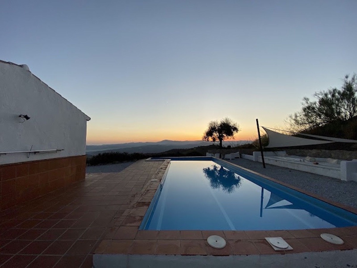 Exclusive villa in the country side of Canillas de Aceituno