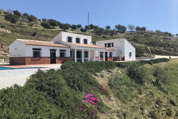 Villa for sale in Canillas de Aceituno