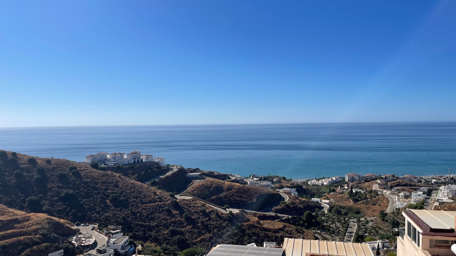 immaculate townhouse with panoramic sea views