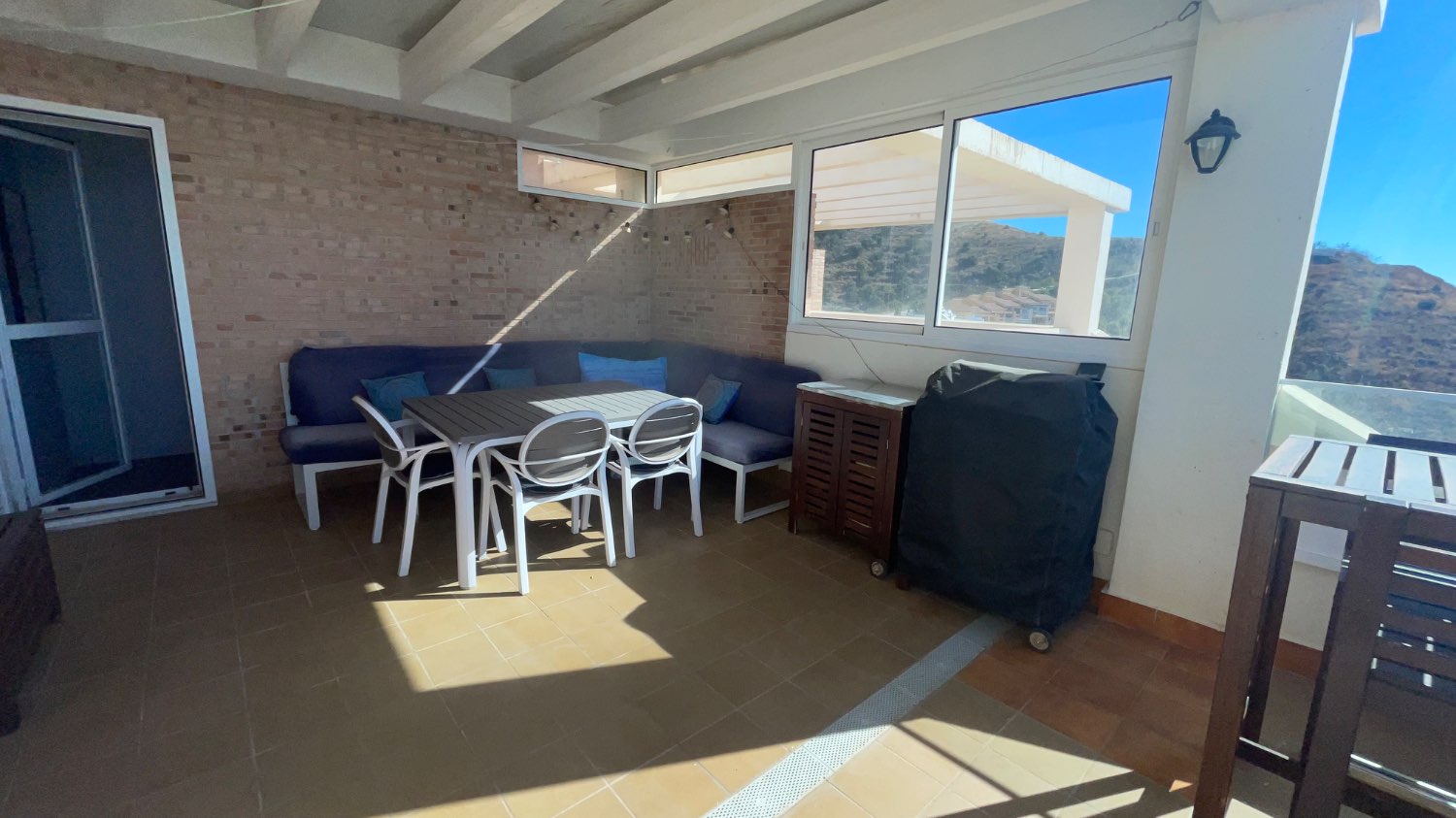 immaculate townhouse with panoramic sea views