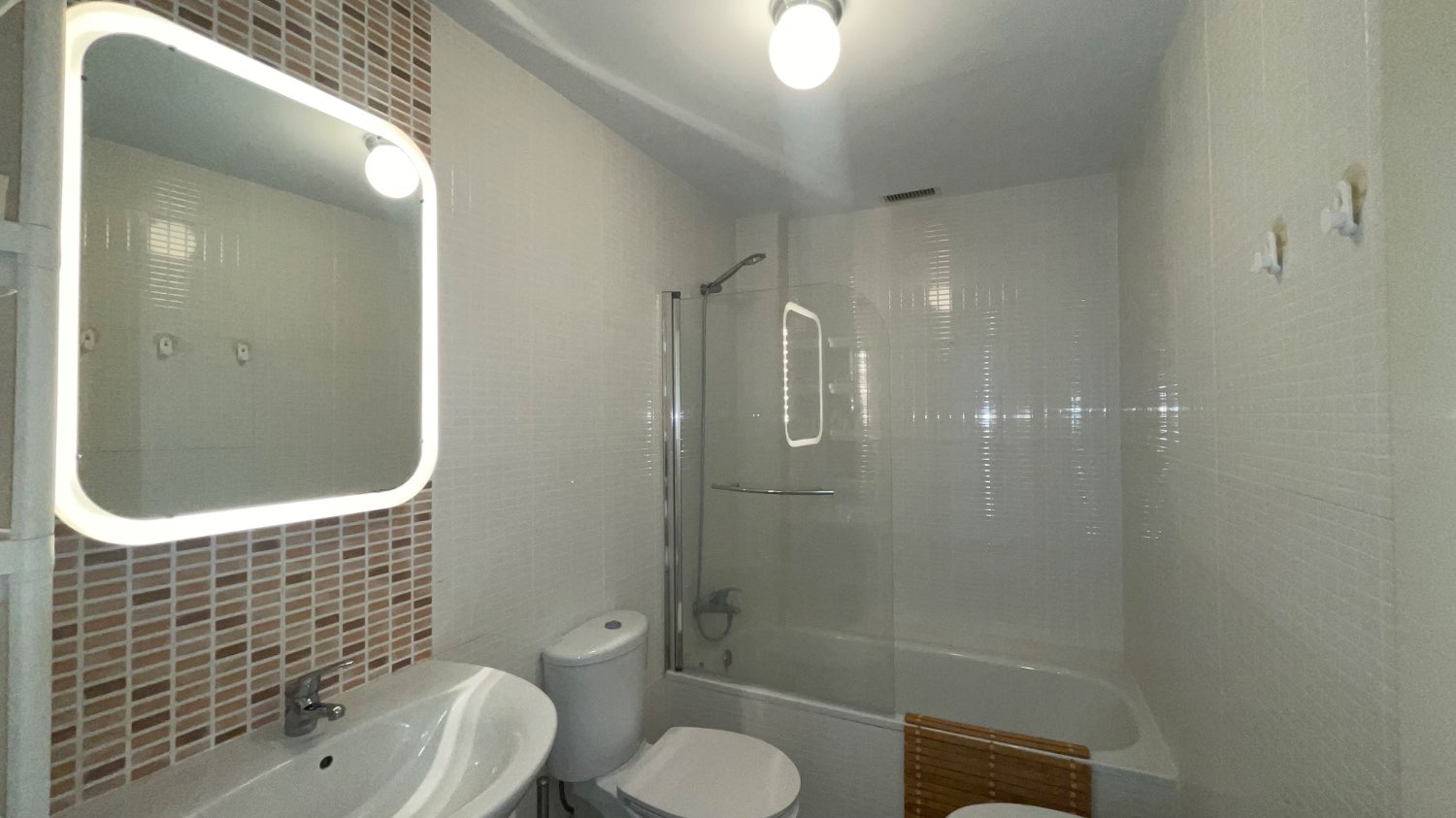 immaculate townhouse with panoramic sea views