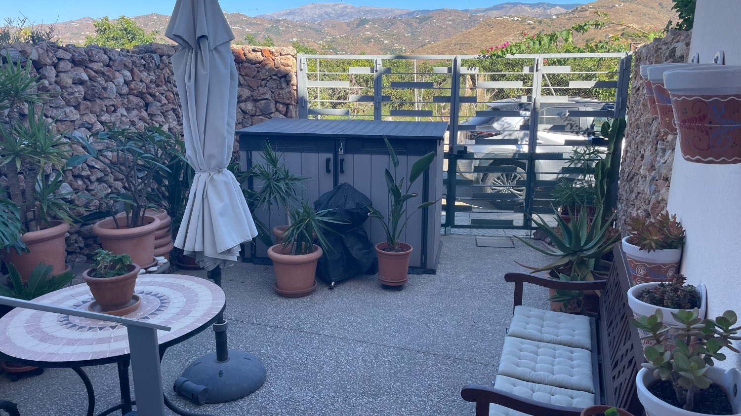 immaculate townhouse with panoramic sea views