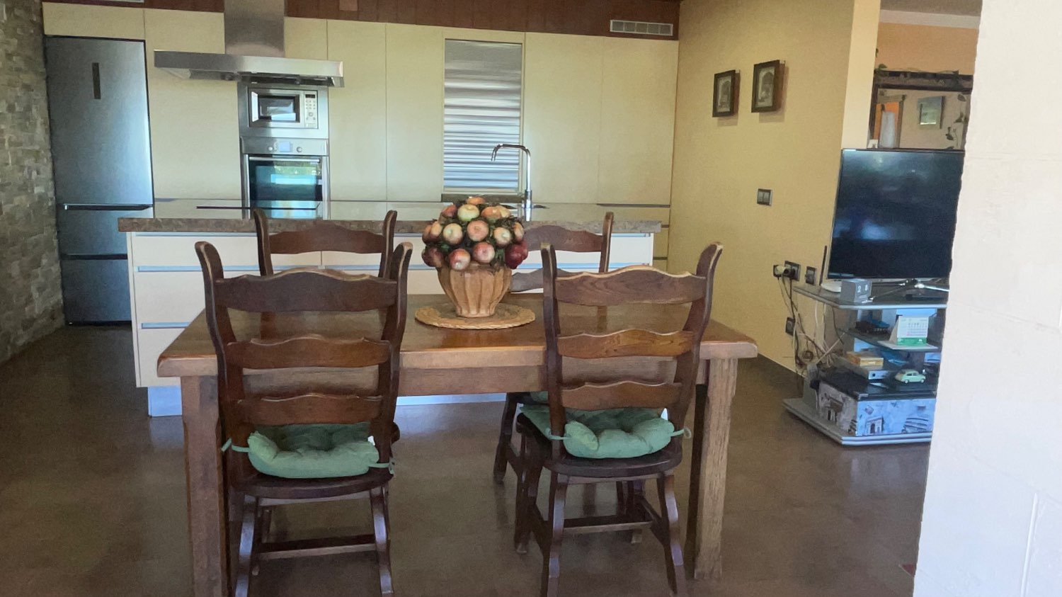 Frontline ground floor apartment of 170m2