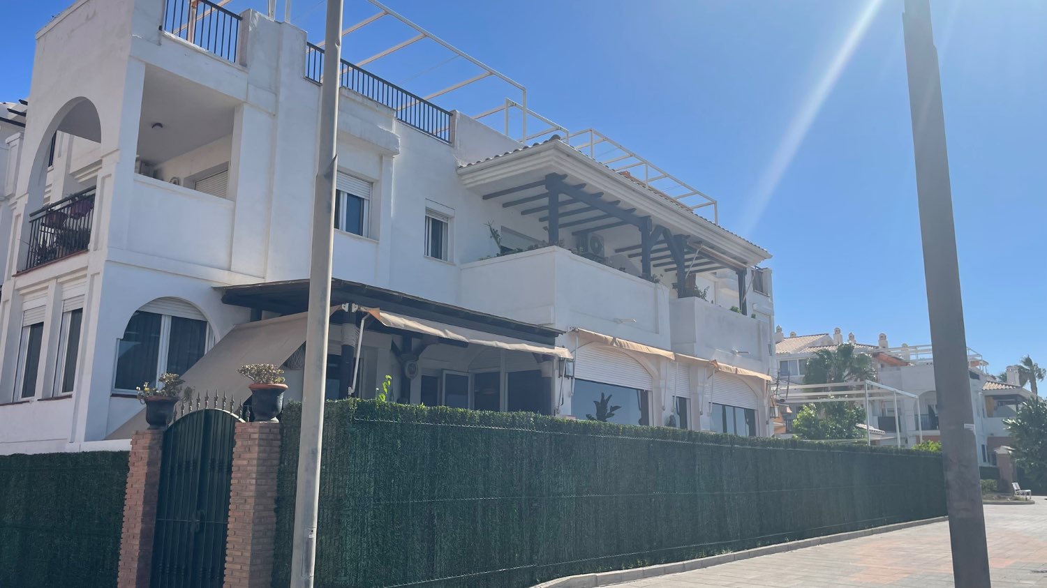 Frontline ground floor apartment of 170m2