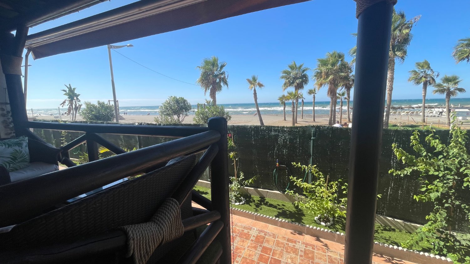 Frontline ground floor apartment of 170m2