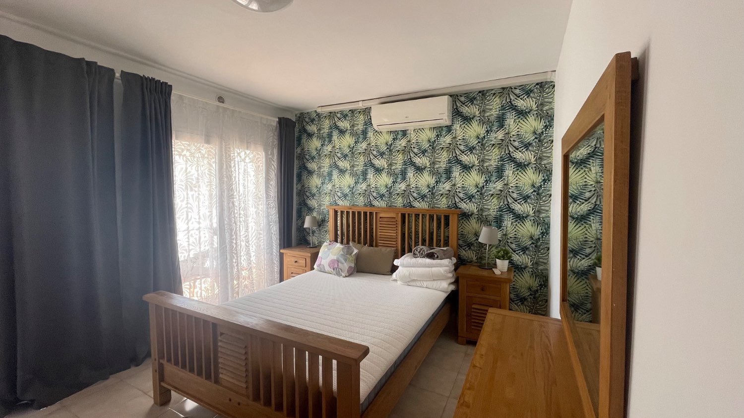 Spacious corner villa with panoramic views