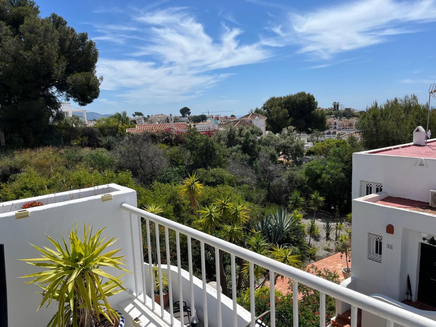 Spacious corner villa with panoramic views