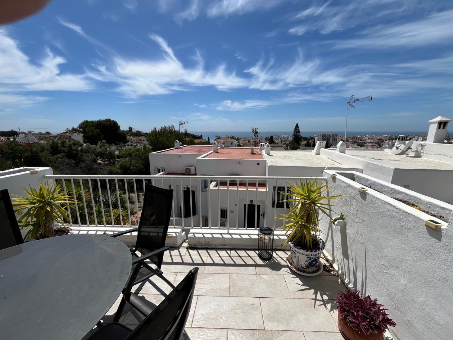 Spacious corner villa with panoramic views