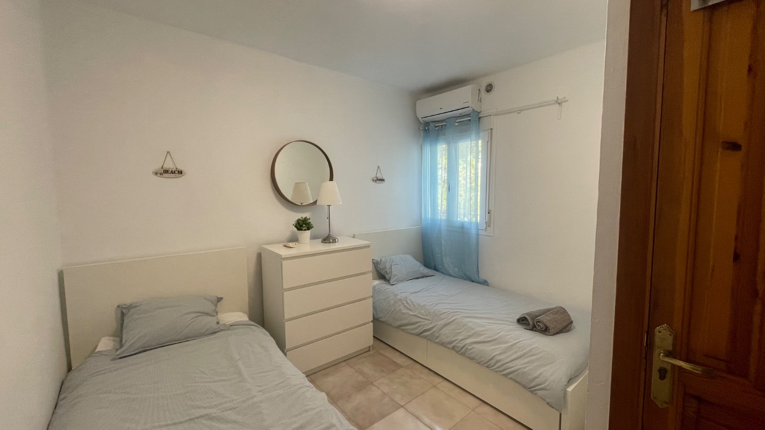 Spacious corner villa with panoramic views